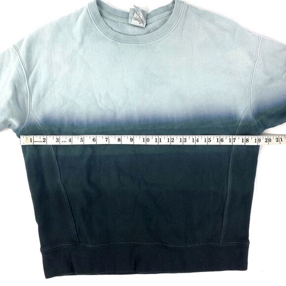 Champion Gradient Ombré Crewneck Sweatshirt Size Medium - Picture 3 of 5